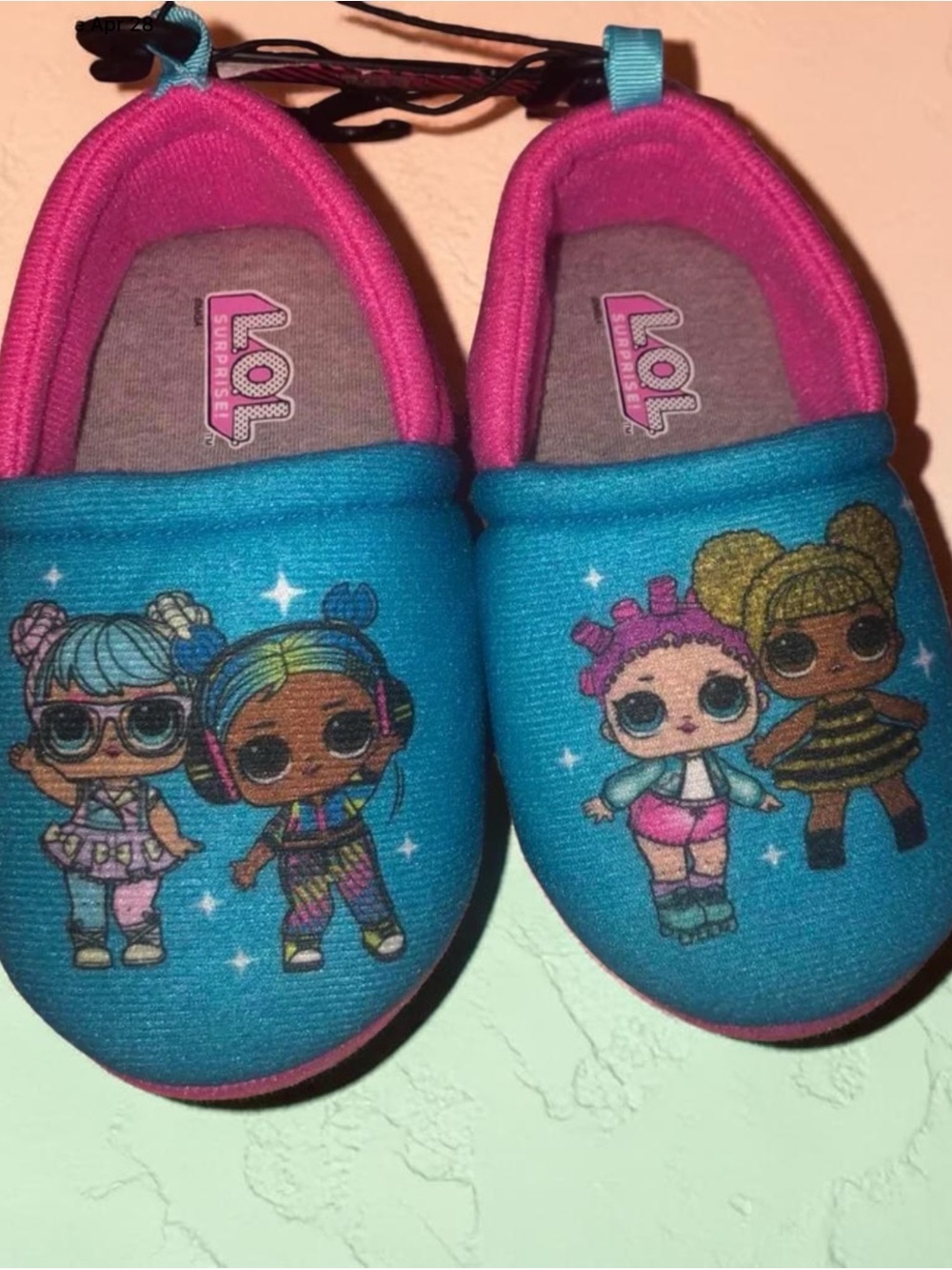 💟L.O.L. Surprise! Girls' Blue and Pink Character Slippers, Size 7-8